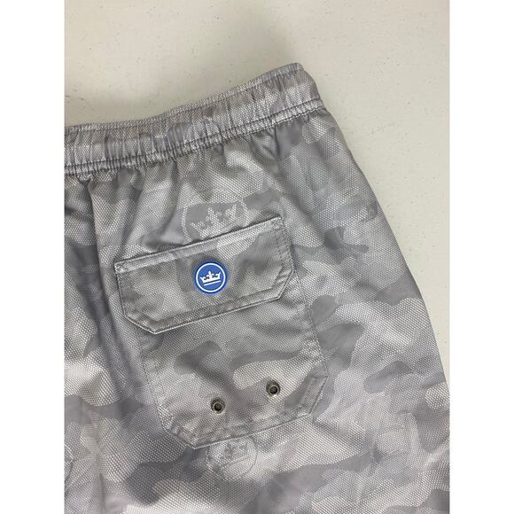 Men Peter Millar Seaside Crown camo graphic mesh lined swim trunks board shorts - Picture 4 of 5